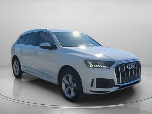 2024 Audi Q7 45 Premium Plus