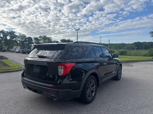 Agate Black Metallic 2021 Ford Explorer XLT