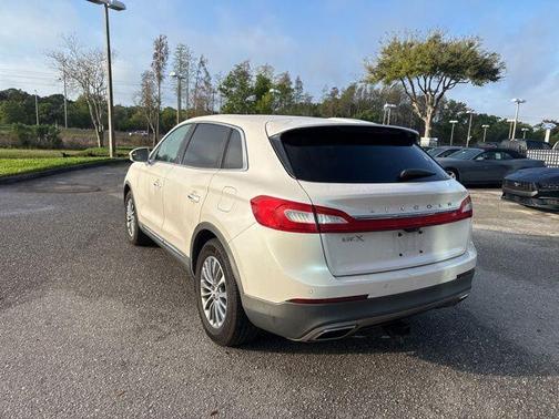 White Platinum Tri-Coat Metallic 2016 Lincoln MKX Select