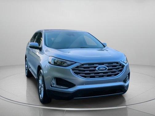 Iconic Silver Metallic 2023 Ford Edge Titanium