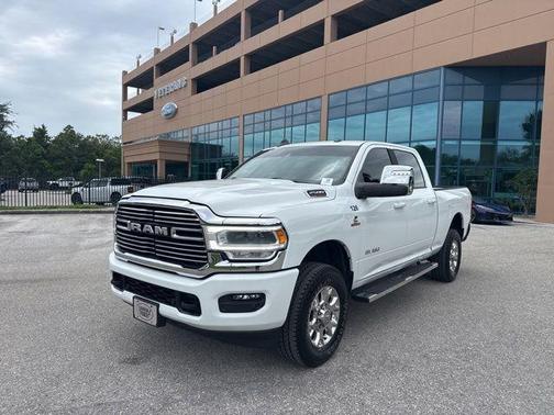 Bright White Clearcoat 2024 RAM 2500 Laramie