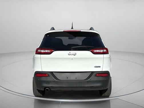 Bright White Clearcoat 2018 Jeep Cherokee Latitude