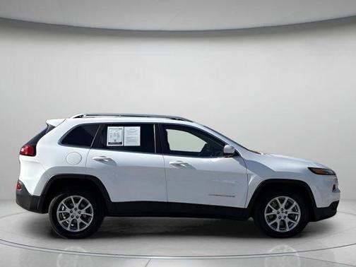 Bright White Clearcoat 2018 Jeep Cherokee Latitude