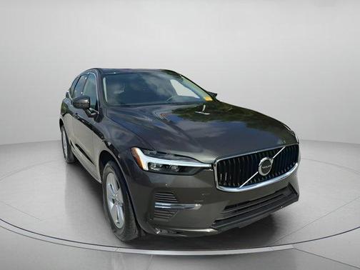 2022 Volvo XC60 B5 Momentum