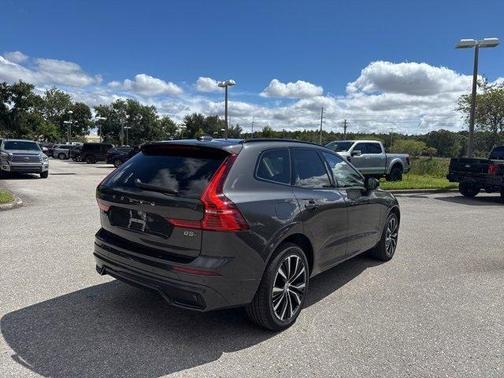 2025 Volvo XC60 B5 Plus