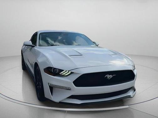 2022 Ford Mustang EcoBoost