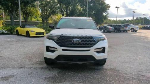 Star White 2022 Ford Explorer XLT