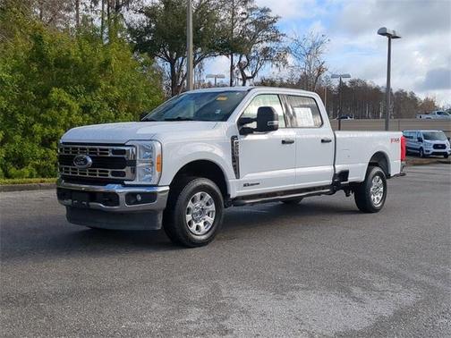 Oxford White 2023 Ford F-250 XLT Truck