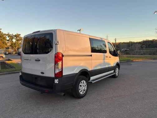 2024 Ford Transit-250 