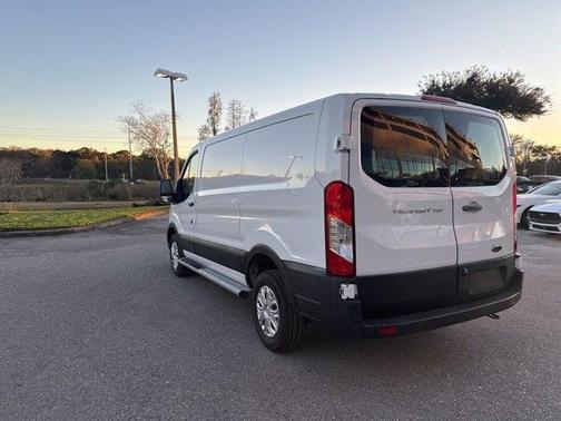 2024 Ford Transit-250 