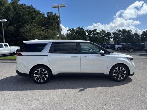 2022 Kia Carnival EX