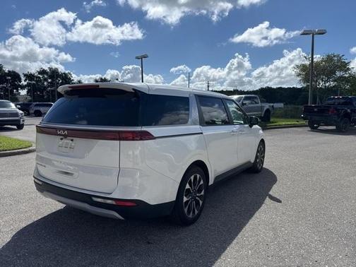 2022 Kia Carnival EX