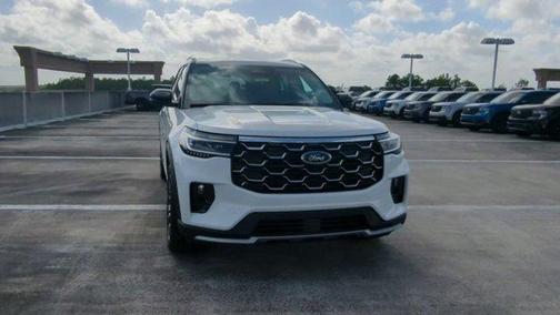 Star White 2026 Ford Explorer Platinum