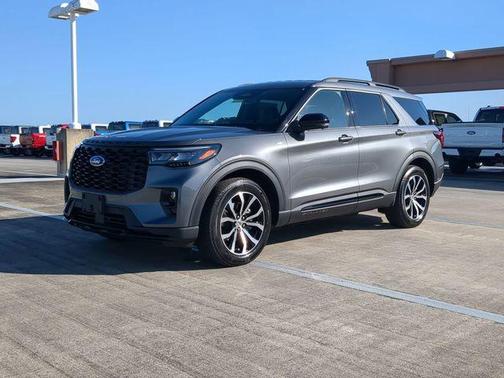 Carbonized Gray Metallic 2026 Ford Explorer ST-Line