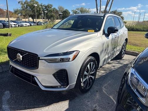 2025 Volvo XC60 B5 Plus