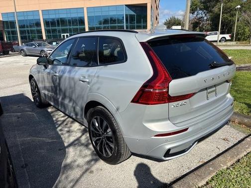 2025 Volvo XC60 B5 Plus