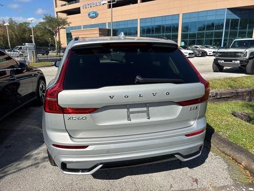 2025 Volvo XC60 B5 Plus