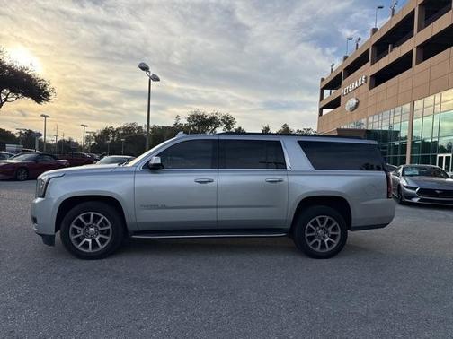 2019 GMC Yukon XL SLT