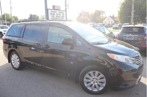 2015 Toyota Sienna LE