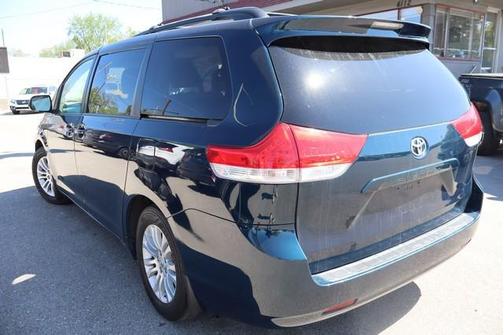 2011 Toyota Sienna XLE