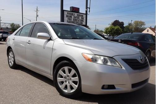 SILVER 2009 Toyota Camry XLE