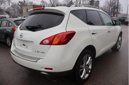2009 Nissan Murano LE