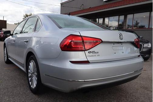2016 Volkswagen Passat 1.8T SE