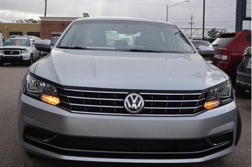 2016 Volkswagen Passat 1.8T SE