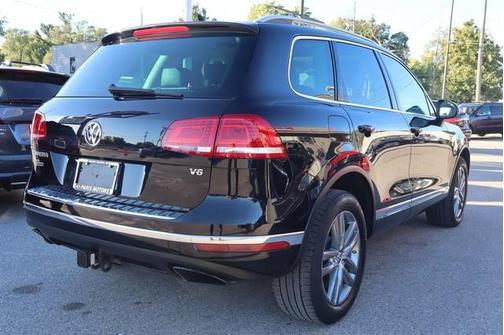 2016 Volkswagen Touareg VR6 Lux