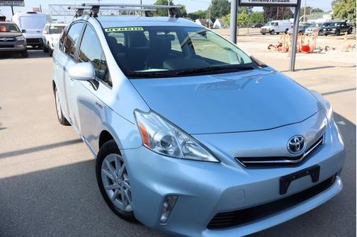 2014 Toyota Prius v Two