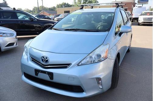 2014 Toyota Prius v Two