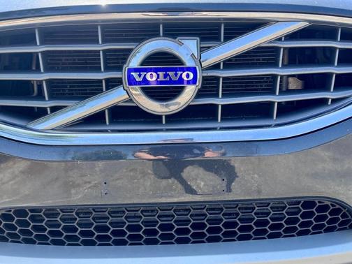 Photo 5 of 32 of 2012 Volvo S60 T5