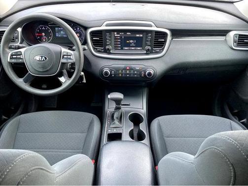 2020 Kia Sorento LX