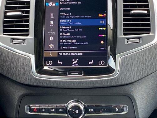 2022 Volvo XC90 T5 Momentum 7 Passenger