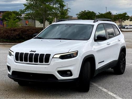 2023 Jeep Cherokee Altitude Lux