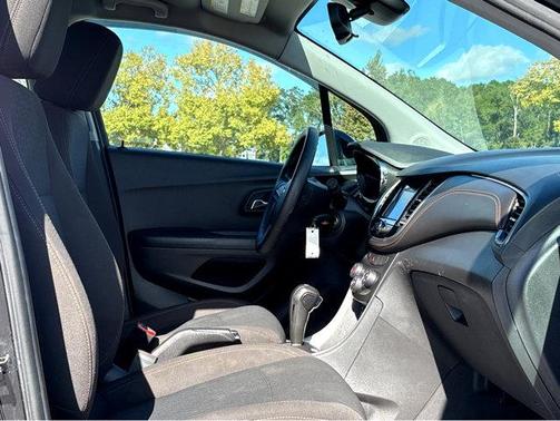 2022 Chevrolet Trax LS