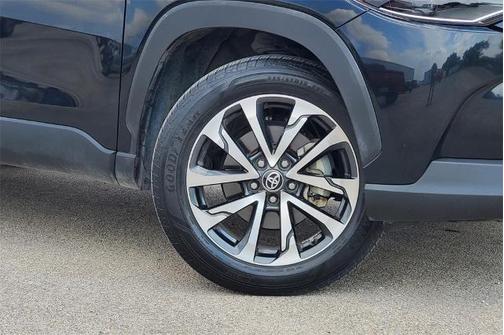 2022 Toyota Corolla Cross XLE