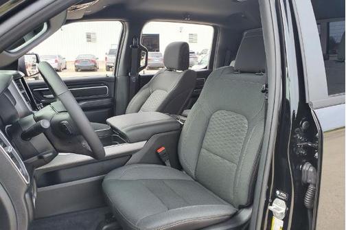 Diamond Black 2026 RAM 1500 BIG HORN/LONE STAR
