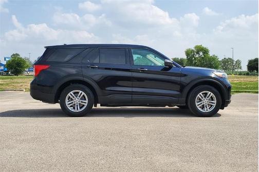 2022 Ford Explorer BASE