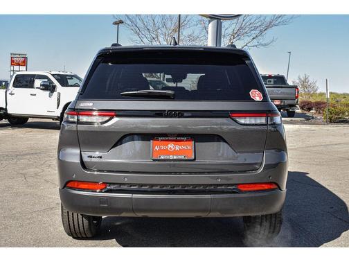 2025 Jeep Grand Cherokee Laredo