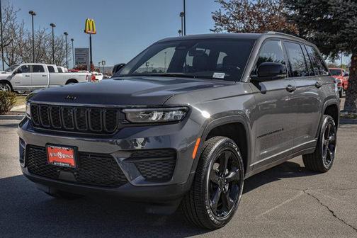2025 Jeep Grand Cherokee Laredo
