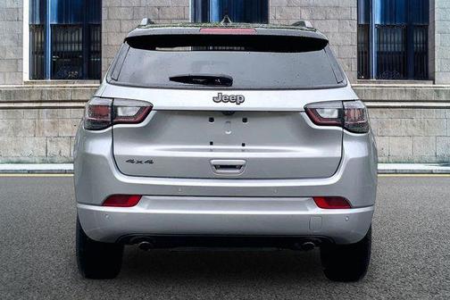 Billet Silver Metallic Clearcoat 2023 Jeep Compass Altitude