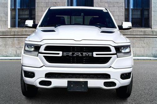 Bright White Clearcoat 2020 RAM 1500 Laramie