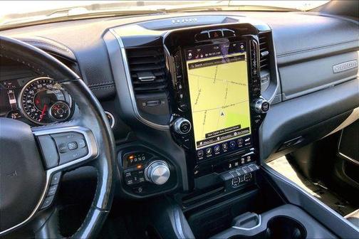 Bright White Clearcoat 2020 RAM 1500 Laramie