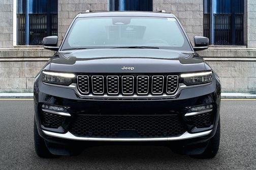 2023 Jeep Grand Cherokee Summit