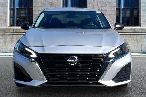 Brilliant Silver Metallic 2024 Nissan Altima 2.5 SV