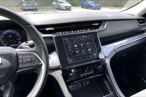 Diamond Black 2023 Jeep Grand Cherokee Laredo