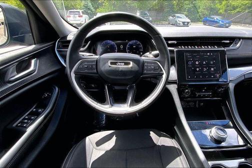 Diamond Black 2023 Jeep Grand Cherokee Laredo