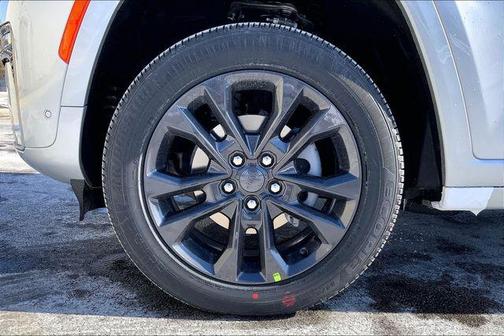 Silver Zynith 2026 Jeep Grand Cherokee Limited