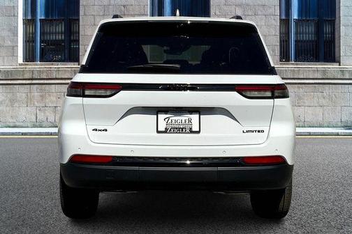 Bright White Clearcoat 2025 Jeep Grand Cherokee Limited